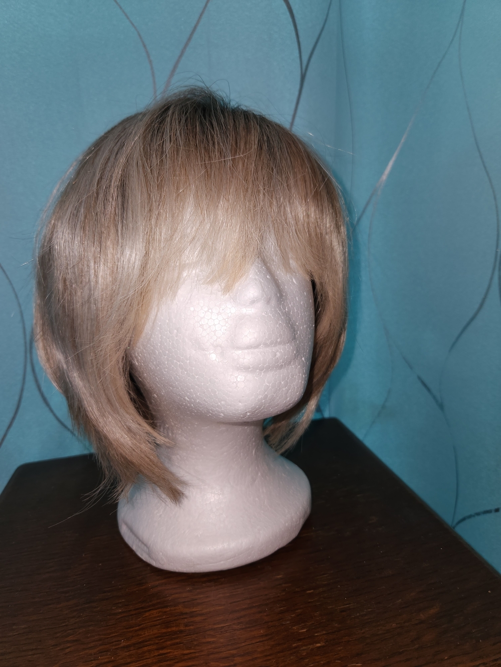 Short Layered Bob Wig with Full Fringe in Light Blonde